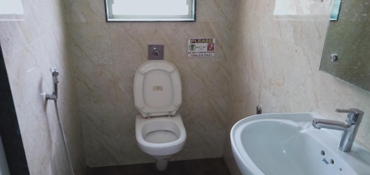 Hotel White House Pune Bagian luar foto