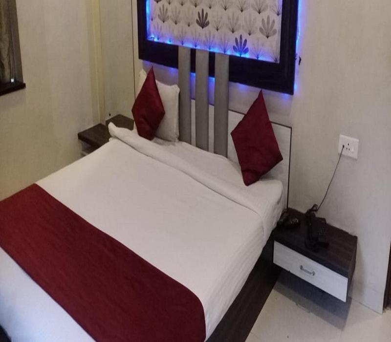 Hotel White House Pune Bagian luar foto