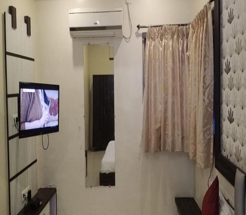 Hotel White House Pune Bagian luar foto