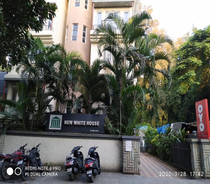 Hotel White House Pune Bagian luar foto