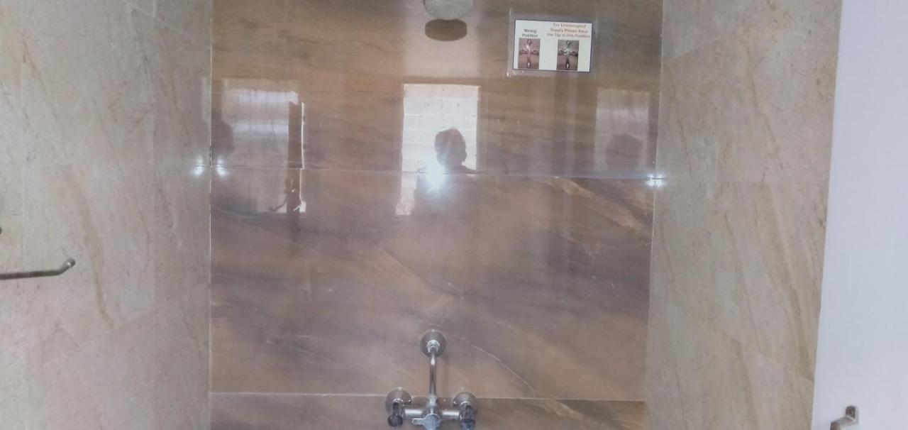 Hotel White House Pune Bagian luar foto