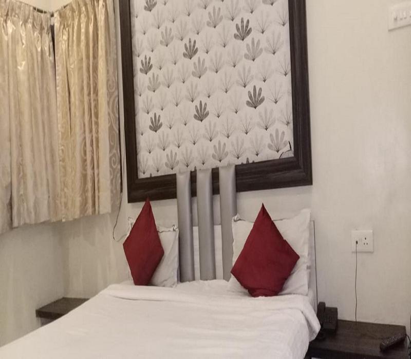 Hotel White House Pune Bagian luar foto