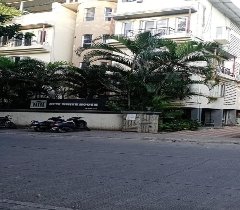 Hotel White House Pune Bagian luar foto