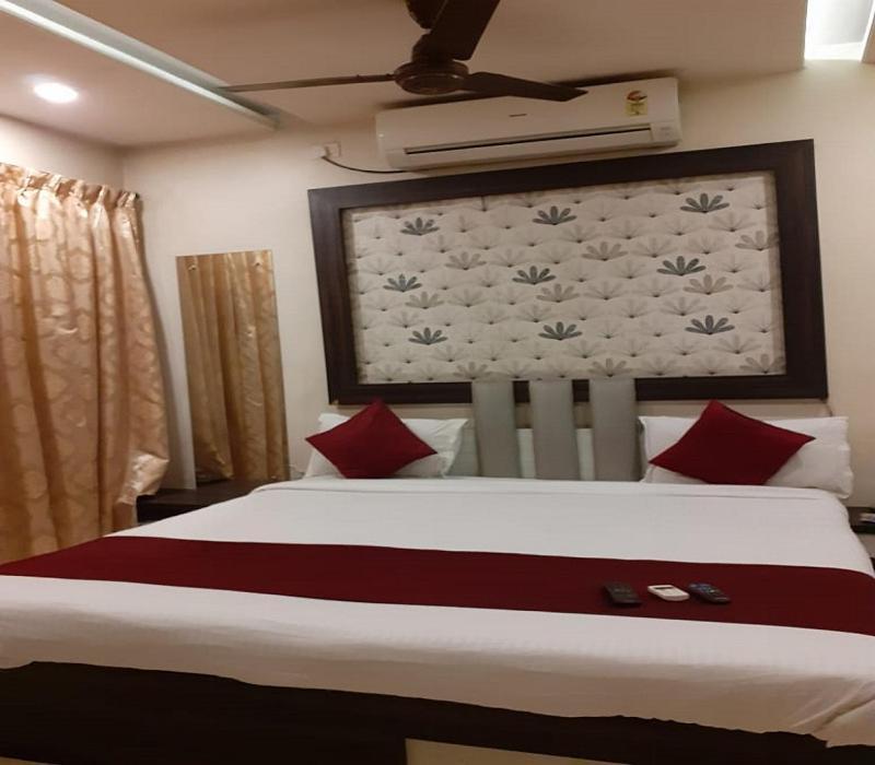 Hotel White House Pune Bagian luar foto
