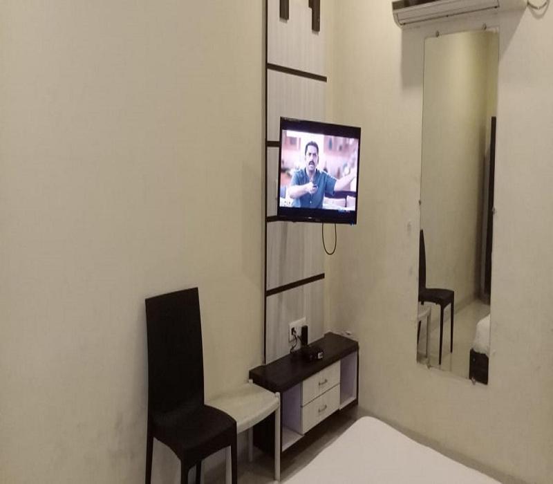 Hotel White House Pune Bagian luar foto
