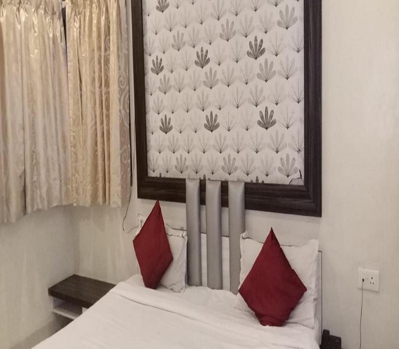 Hotel White House Pune Bagian luar foto