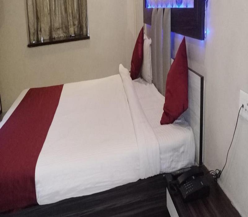 Hotel White House Pune Bagian luar foto