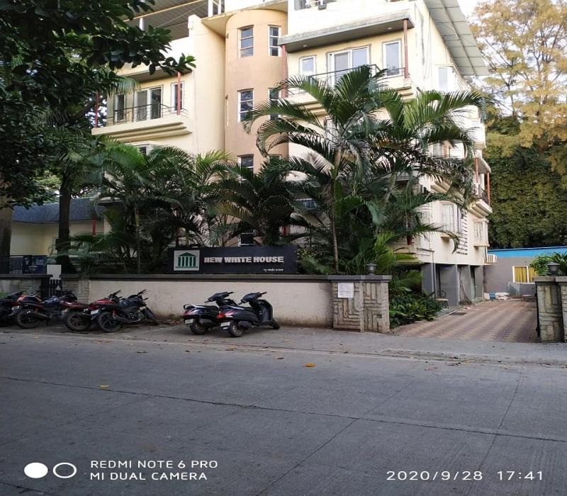 Hotel White House Pune Bagian luar foto