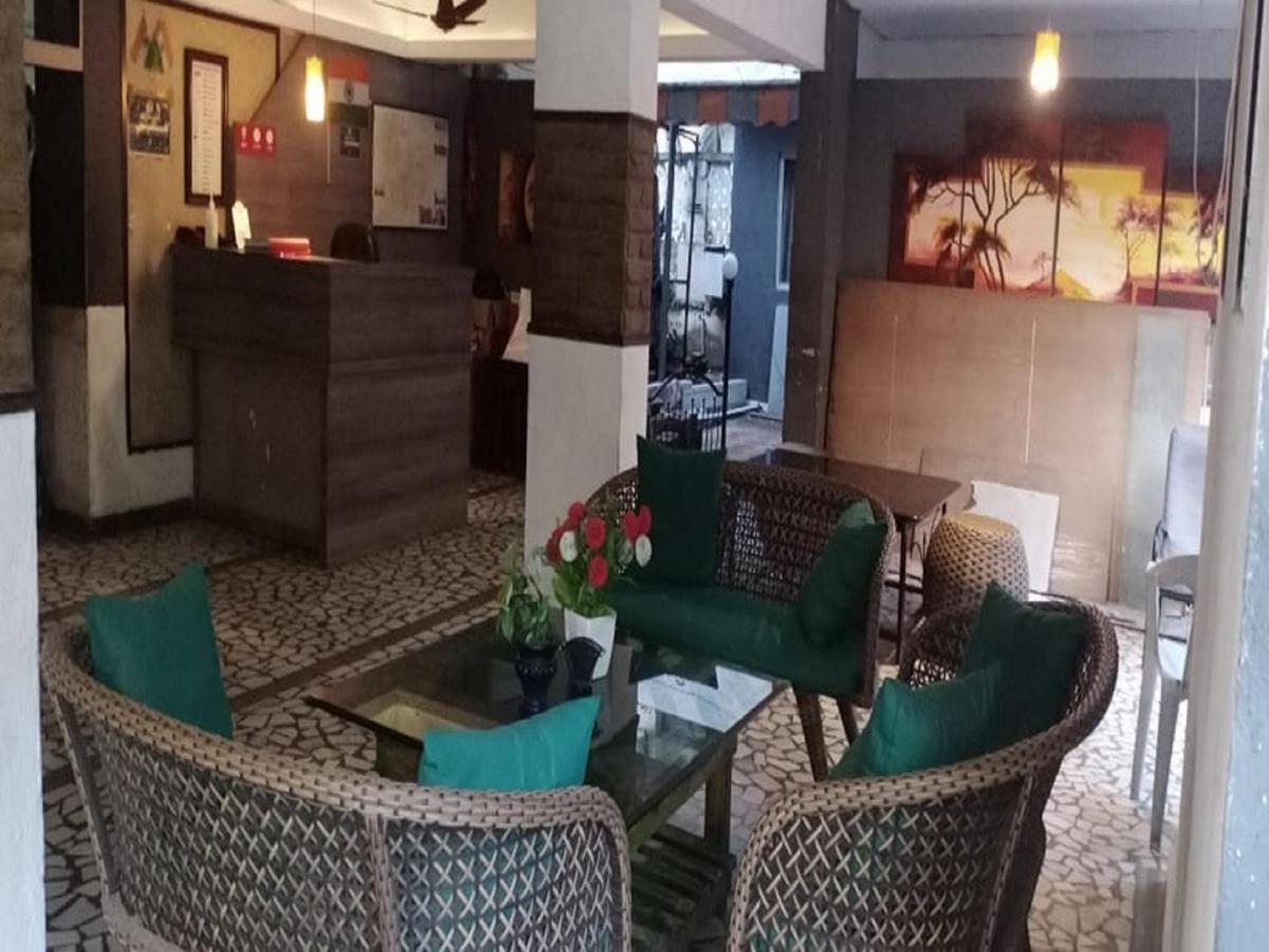 Hotel White House Pune Bagian luar foto
