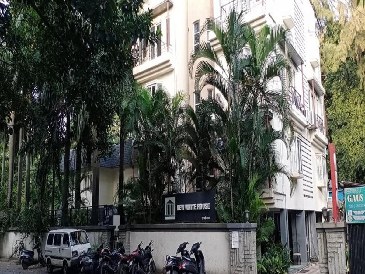 Hotel White House Pune Bagian luar foto